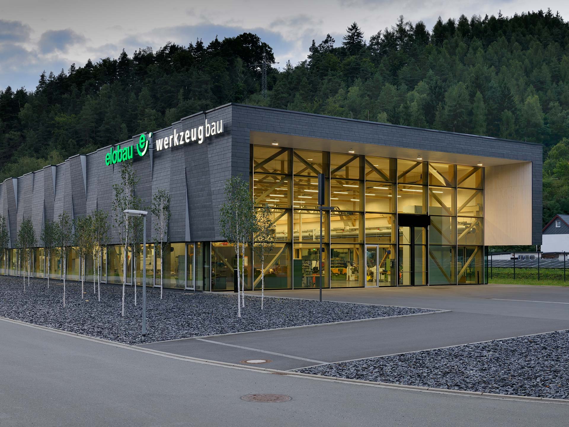 Climate Positive: Elobau Production Building with Power Storage